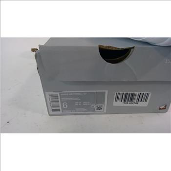 Nike Womans Shoes, Size 6