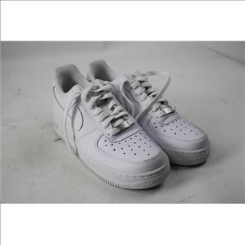 Nike Women's Air Force 1 '07, Size 9