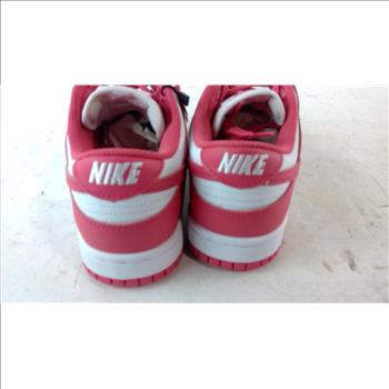 Nike Womens Dunk Low Size 7
