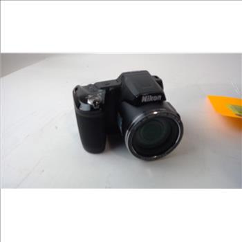 Nikon Digital Camera Wtih Bag