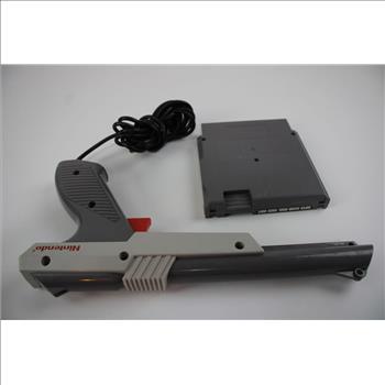 Nintendo 1985 Zapper Light Gun And Super Marios Bros.Duck Hunt Video Game, 2 Pieces