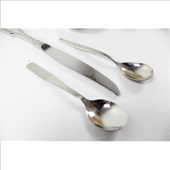 Oneida Classic Shell Flatware, 30+ Items