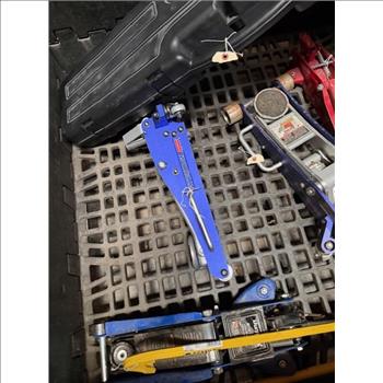 PALLET NOT INCLUDED - Car Jacks And More