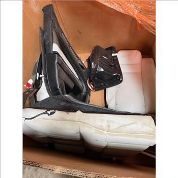 Pallet Of Chrysler 300S Car Seats And Panels