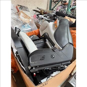 Pallet Of Chrysler 300S Car Seats And Panels