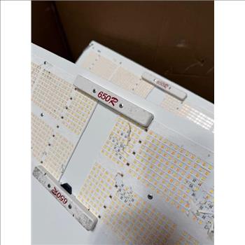 Pallet Of Grow Lights - SOLD FOR PARTS ONLY