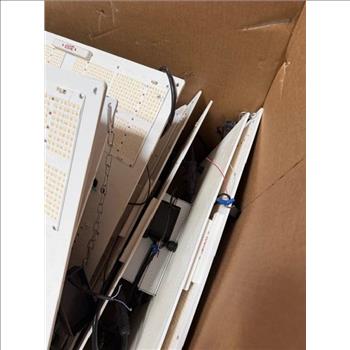 Pallet Of Grow Lights - SOLD FOR PARTS ONLY