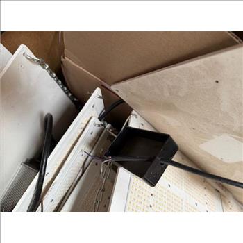 Pallet Of Grow Lights - SOLD FOR PARTS ONLY