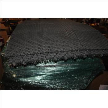 Pallet Plastic Grid Vented Snap Together Flooring. 10