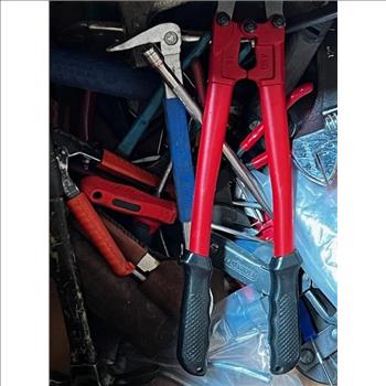 Pallet With 100+ Tools