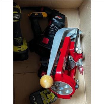 Pallet With 100+ Tools