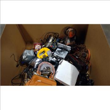 Pallet With Bags, Tools & More, 20+ Pieces