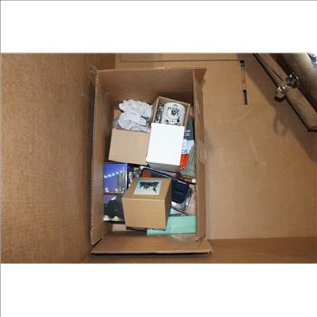 Pallet With Decorations & More, 8+ Pieces