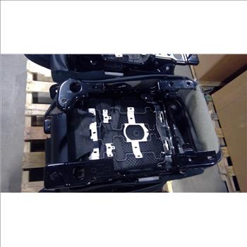 Pallet With Folding Car Seats, 4 Pieces