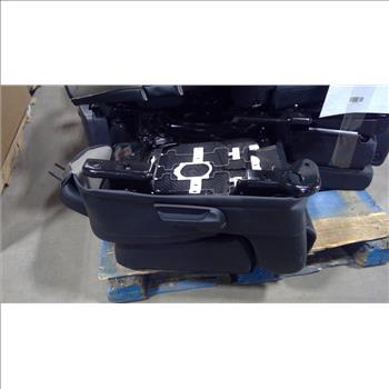 Pallet With Folding Car Seats, 6 Pieces