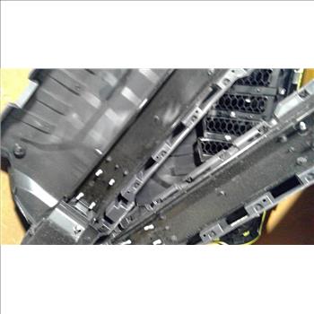 Pallet With Jeep Parts And More, 4+ Pieces