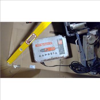 Pallet With Light Panles And More, 5+ Pieces