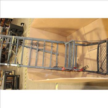 Pallet With Tree Stand