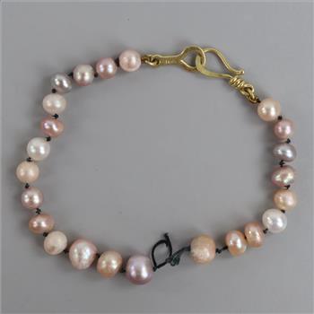 Pearl Bracelet 18kt Gold Clasp