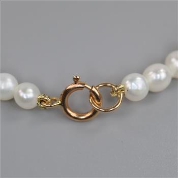 Pearl Bracelet With 10kt Gold Clasp