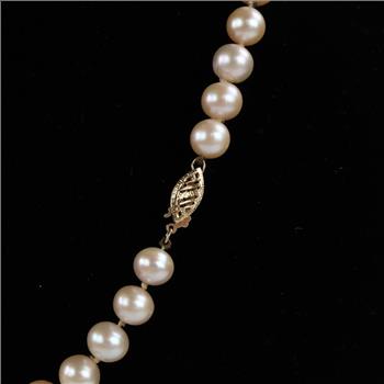 Pearl Necklace 14kt Gold Clasp