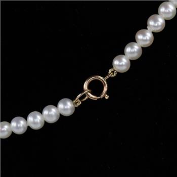 Pearl Necklace With 10kt Gold Clasp