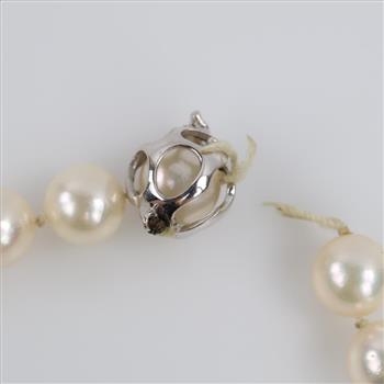 Pearl Necklace With 14kt White Gold Clasp