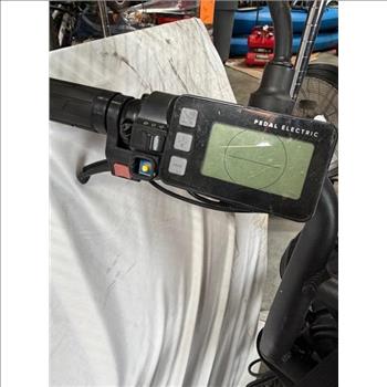 Pedal Electric Core Moped Style E-Bike