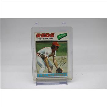 Pete Rose 3rd Base 1977 Topps Card In Plastic