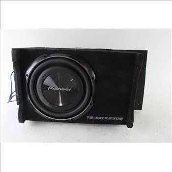 Pioneer Car Subwoofer With Crunch And Boss Amplifiers