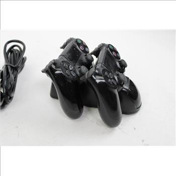Play Station 4, 2 Controllers