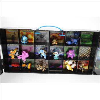 Pokemon: Monster Collection Figures In Case