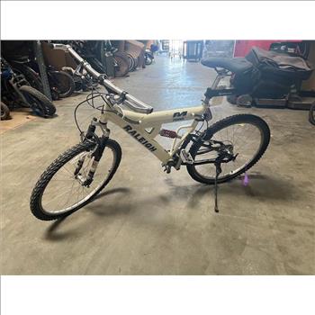 Raleigh 26 Inch M 7000i Mountain Bike