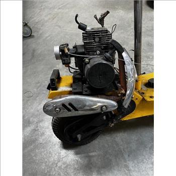 Raser Gas Powered Sit Down Scooter - NEEDS REPAIRS