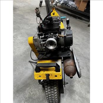 Raser Gas Powered Sit Down Scooter - NEEDS REPAIRS