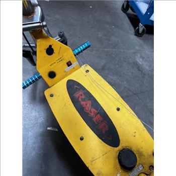 Raser Gas Powered Sit Down Scooter - NEEDS REPAIRS