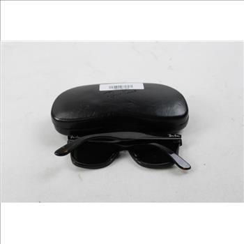 Ray-Ban Wayfarer Classic Sunglasses