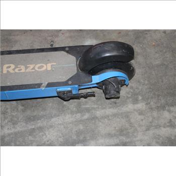 Razor Black Label E100 Electric Scooter