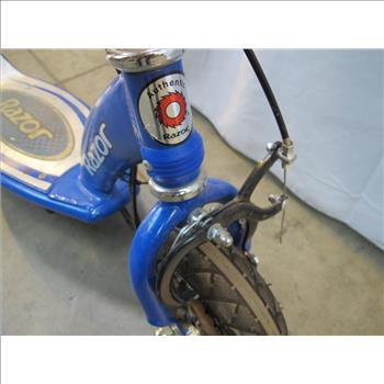 Razor E150 Motor Scooter