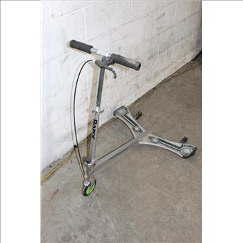 Razor Powerwing Caster Scooter