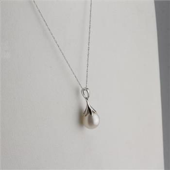 R.H.Macy And Company 14k White Gold Pearl Necklace