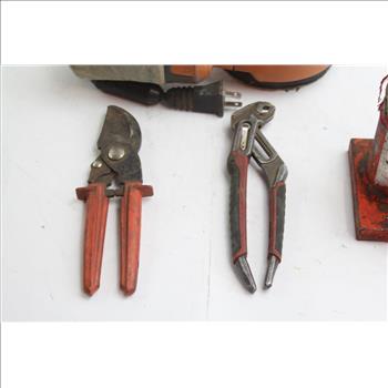 Ridgid Palm Sander, Bottle Jack And More: 4 Items