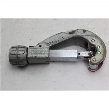 Ridgid  Ratcheting Enclosed Feed Tubing Cutter