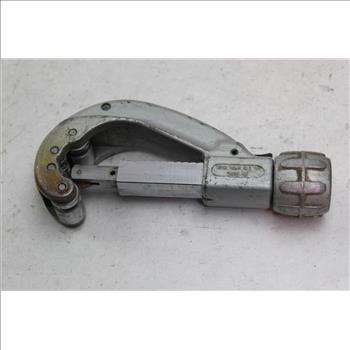 Ridgid  Ratcheting Enclosed Feed Tubing Cutter