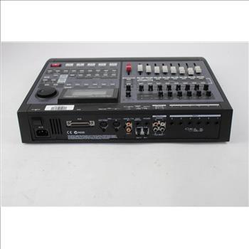 Roland Digital 24-bit Studio Workstation VS-890