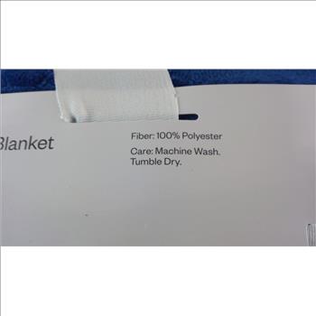 Room Essentials Full Queen Blanket