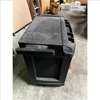 Rubbermaid Rolling Tool Storage