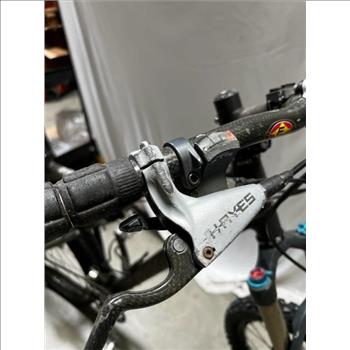 Santa Cruz Blur LT Full Suspension Mountain Bike