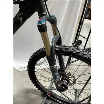 Santa Cruz Blur LT Full Suspension Mountain Bike