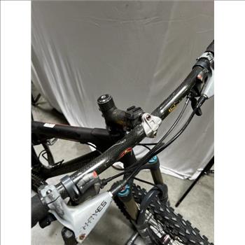 Santa Cruz Blur LT Full Suspension Mountain Bike